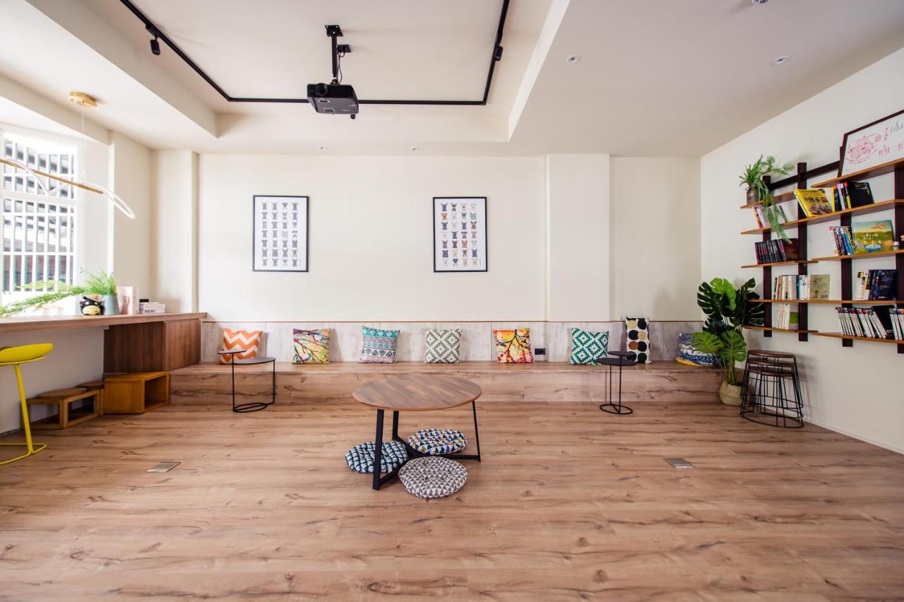 I Am Here B&B Tainan Buitenkant foto