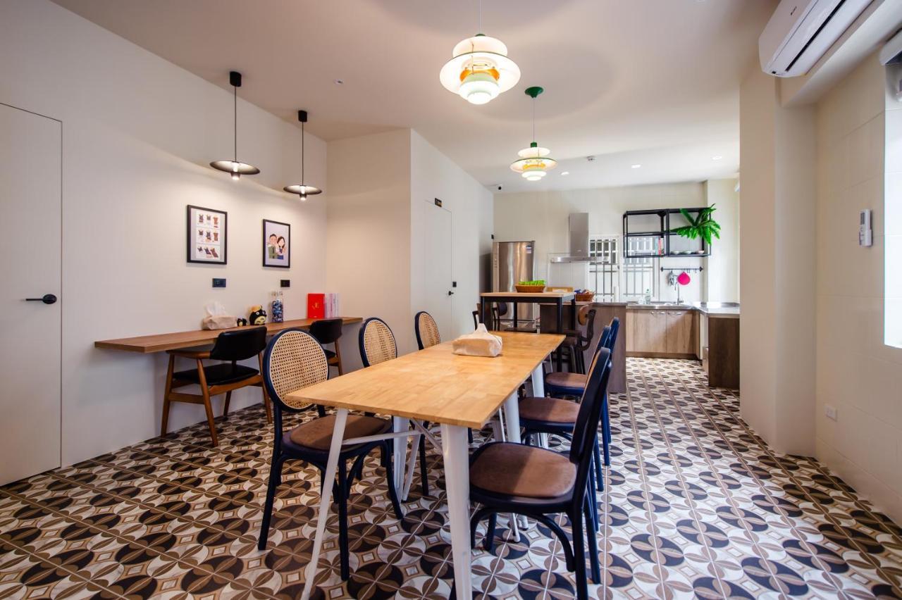 I Am Here B&B Tainan Buitenkant foto